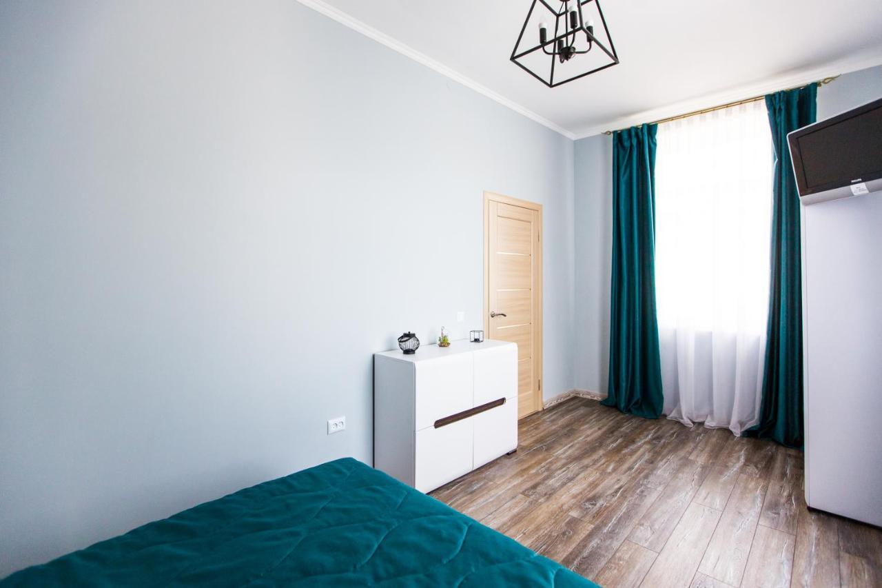 1 Bedroom Apartment Near Elizabeth'S The Cathedral Liov Exterior foto