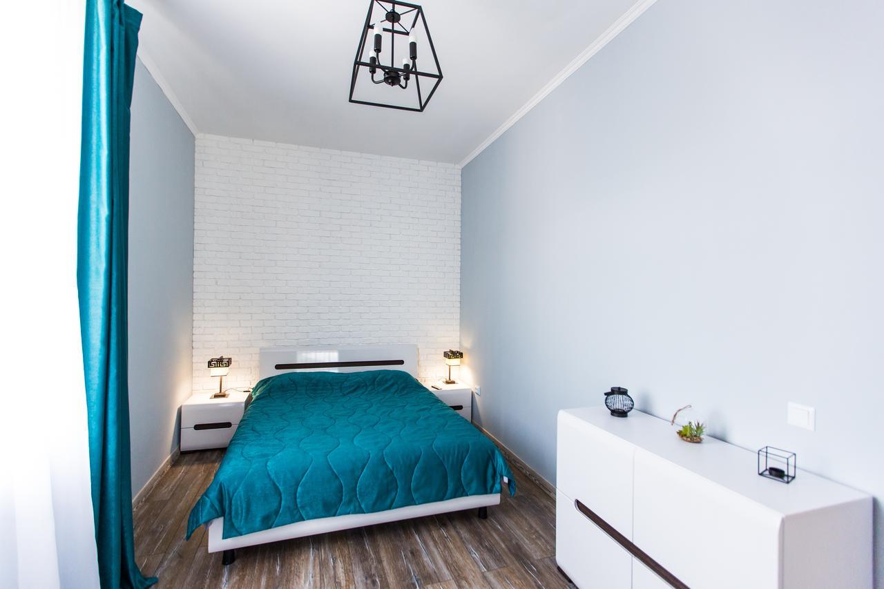 1 Bedroom Apartment Near Elizabeth'S The Cathedral Liov Exterior foto