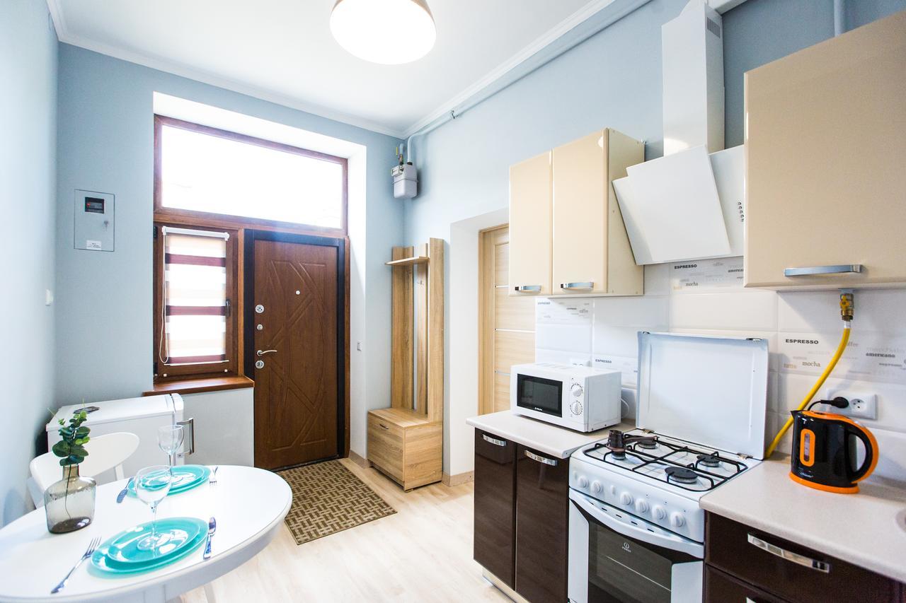 1 Bedroom Apartment Near Elizabeth'S The Cathedral Liov Exterior foto